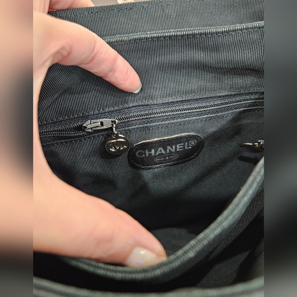 ❌️SOLD❌️⚜️Vintage ⚜️Chanel Black Caviar 'CC' Backpack - Picture 12 of 16